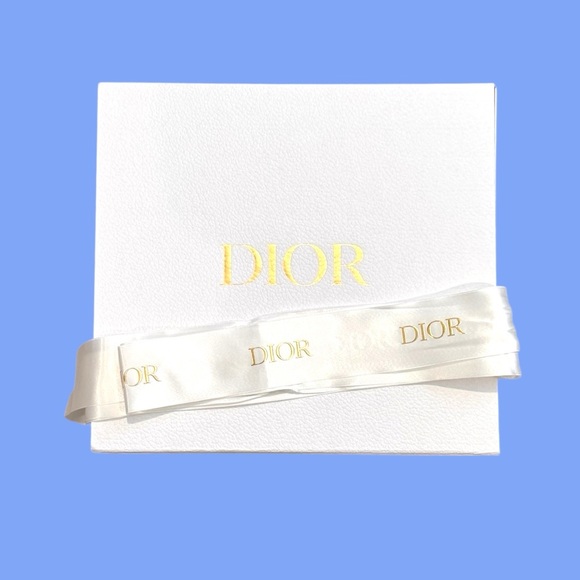 Dior Box & Ribbon - Picture 3 of 7